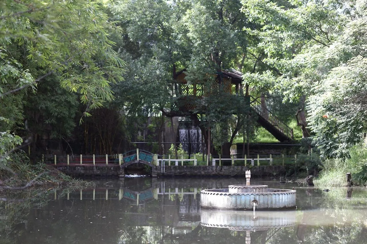 Bed & Breakfast Cure Monastery Family Resort Maraiyūr