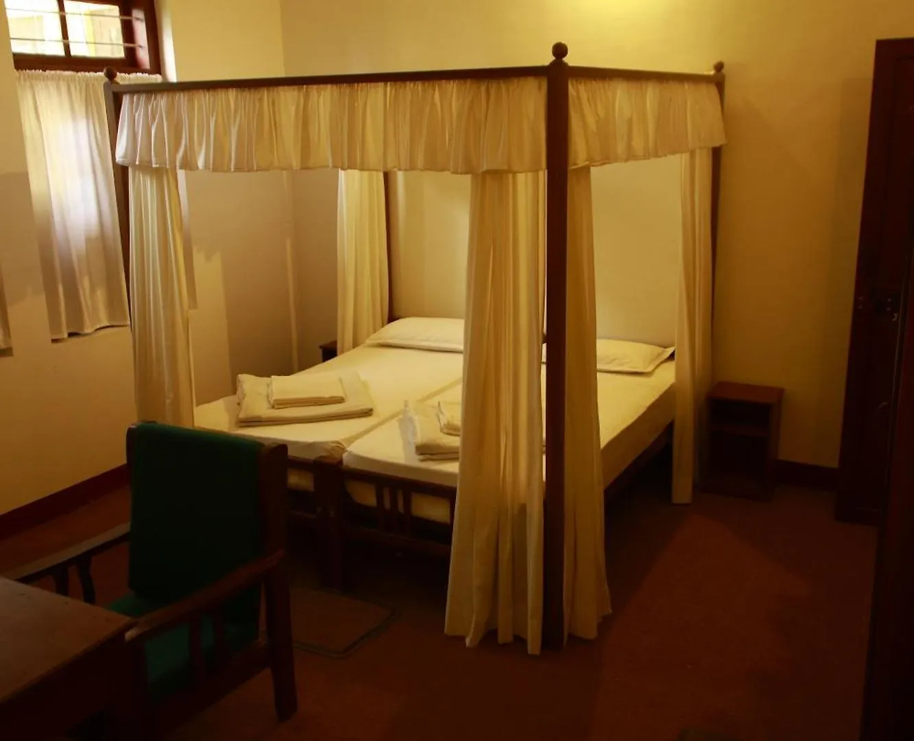 Cure Monastery Family Resort Maraiyur 2*,