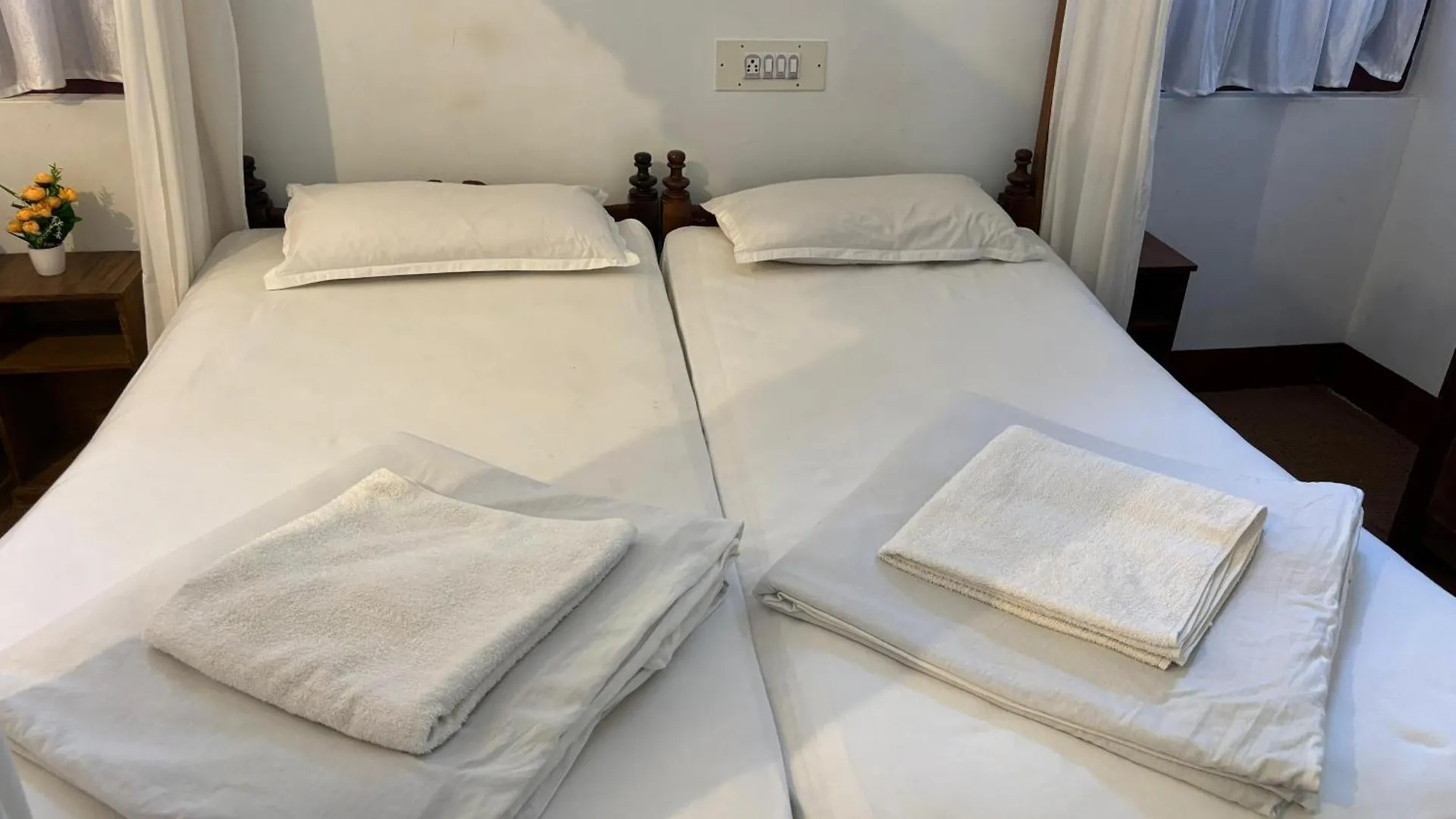 Cure Monastery Family Resort Maraiyur Bed & Breakfast