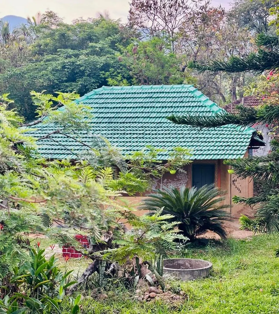 Cure Monastery Family Resort Maraiyur Bed & Breakfast