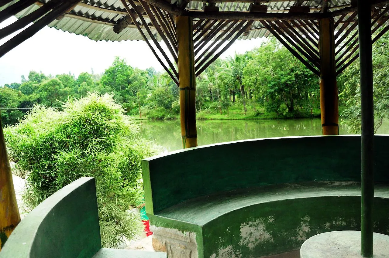 Cure Monastery Family Resort Maraiyur Bed & Breakfast